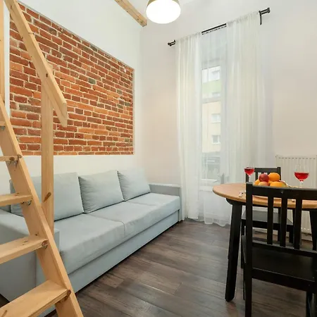 Przytulne Z Antresolą W łodzi By Renters *